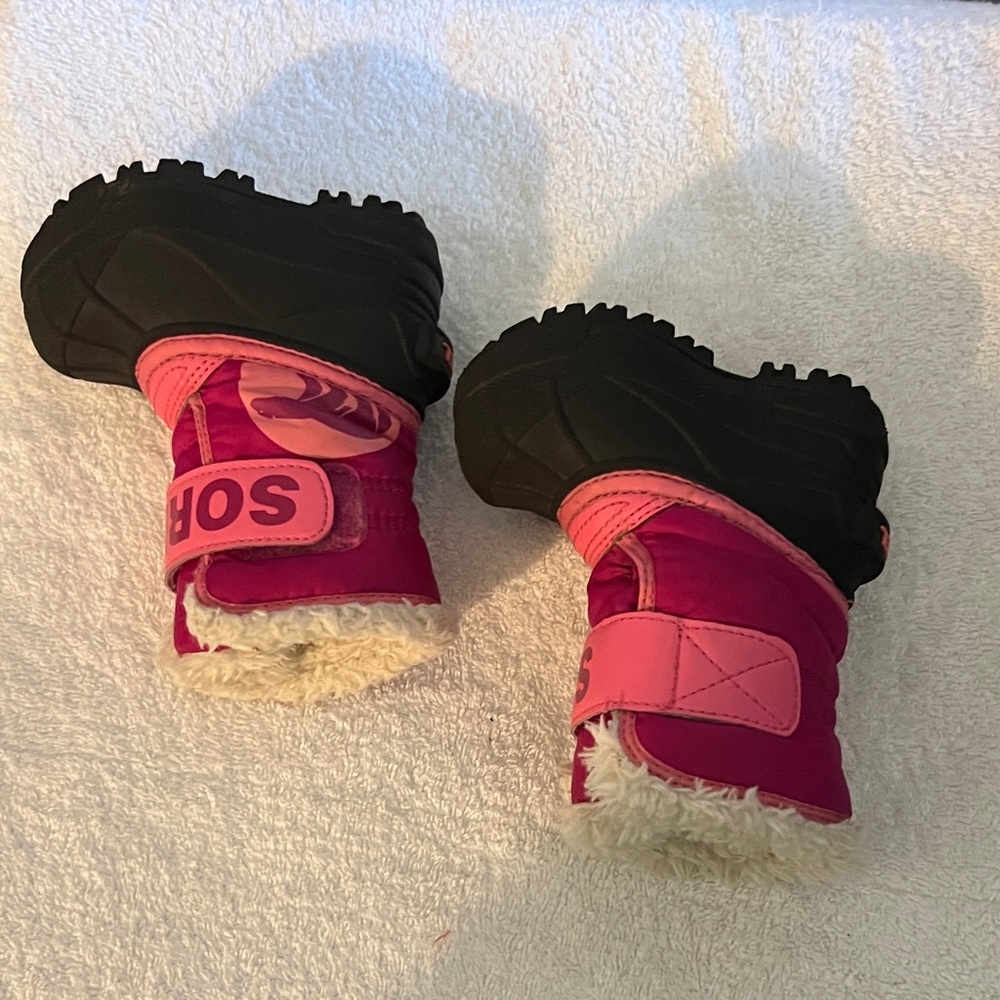 Sorel Kids Pink and Magenta Cold-Weather Boot - Picture 4 of 6